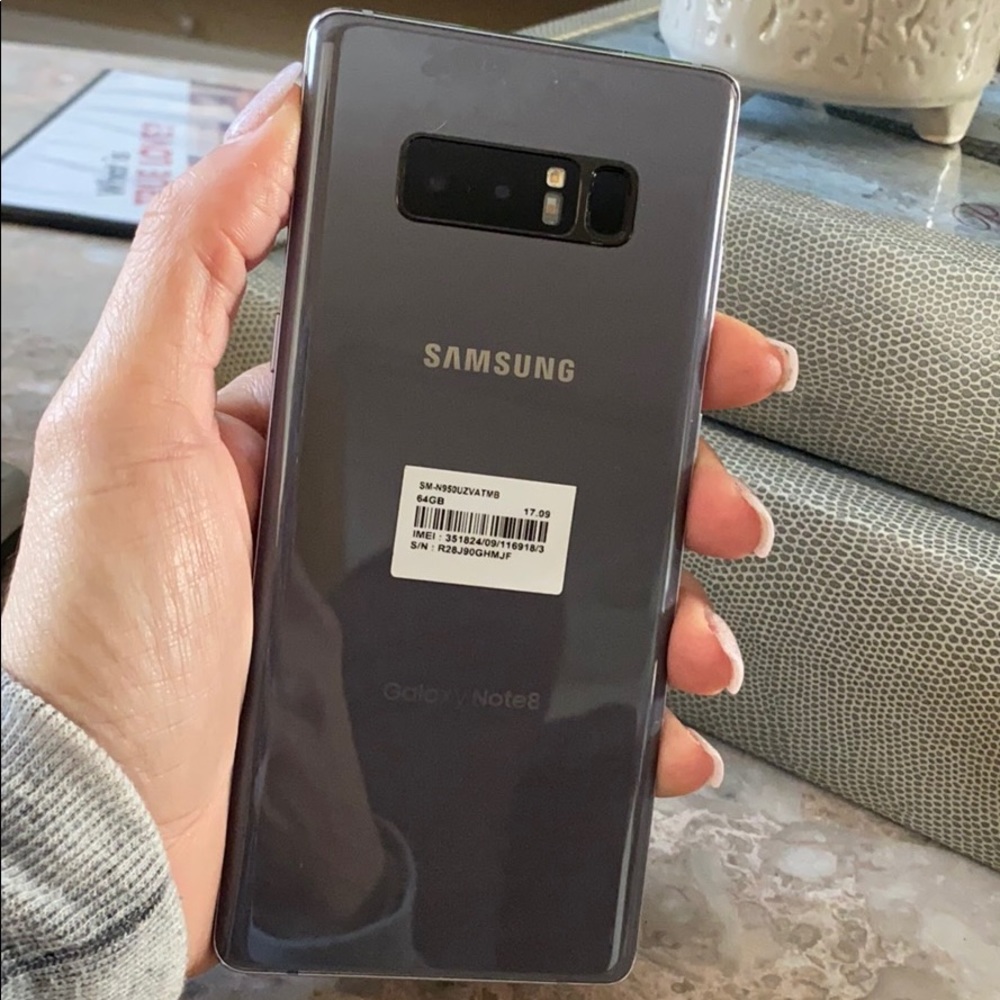 Samsung Note 8 - Picture 2 of 5